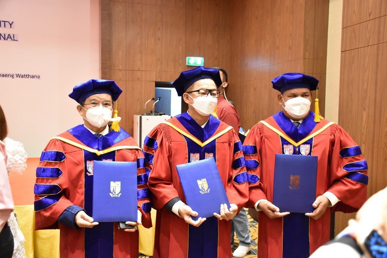 法国路桥大学智能制造管理方向博士(